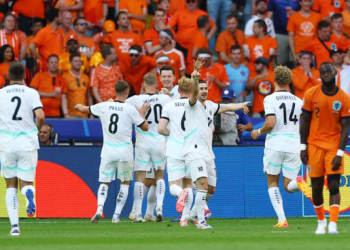 Avusturya zorlu grubu lider bitirdi