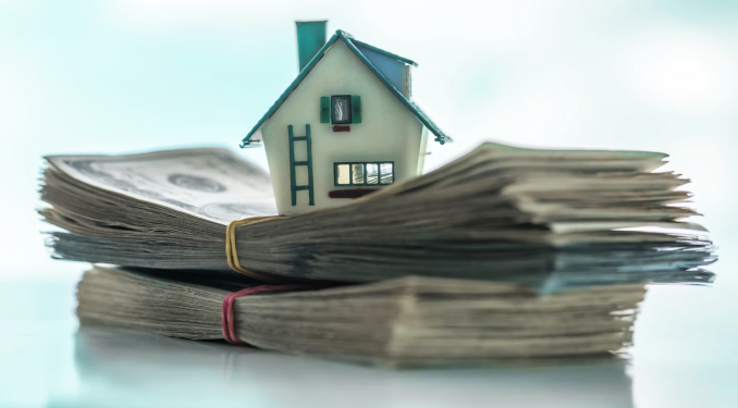 Ev satmak da almak kadar pahalı