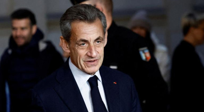 Fransa’nın eski cumhurbaşkanı Nicolas Sarkozy, Macron’un erken seçim kararını eleştirdi