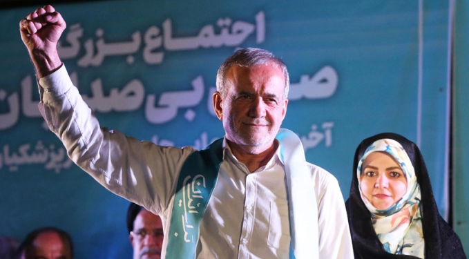 İran’ın Türk asıllı cumhurbaşkanından ilk mesaj