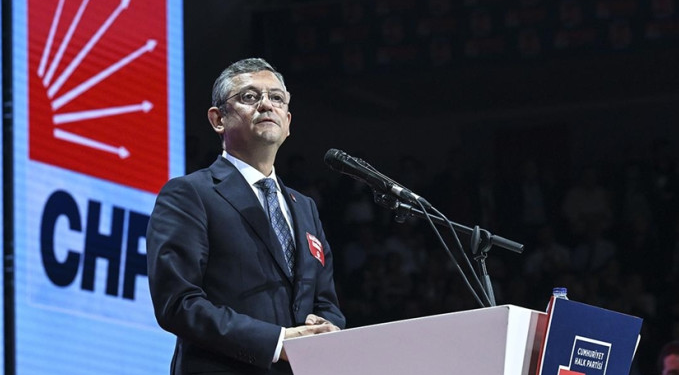 Özel’den emeklilere ‘ışıklı eylem’ çağrısı