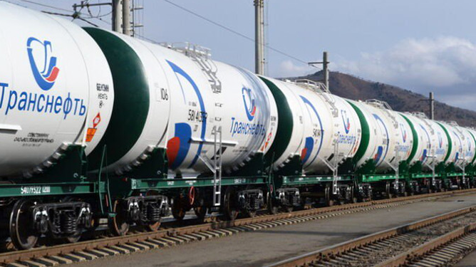 Rusya’nın dost ülkelere benzin sevkiyatı yüzde 70 geriledi