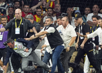 Fenerbahçe’den olaylı maç sonrası sert açıklama: Futbol teröristi!