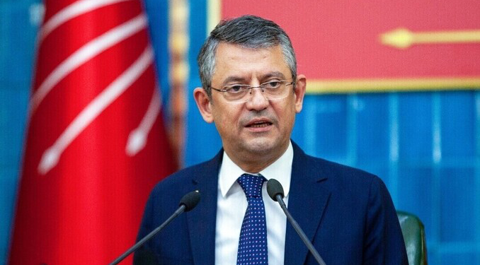 Özgür Özel’den Filenin Sultanları’na tebrik