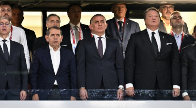 Tribünde Hacıosmanoğlu farkı: Küfüre müdahale etti