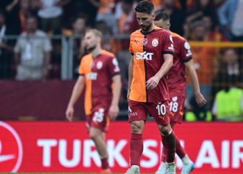 Galatasaray ilk kez puan kaydetti