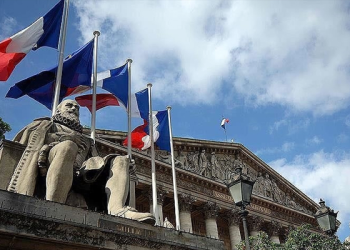 Fransa, Rusya’nın “enerjiyi savaş silahı olarak kullanmasına” karşı