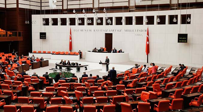 776 dokunulmazlık fezlekesi komisyona sevk edildi