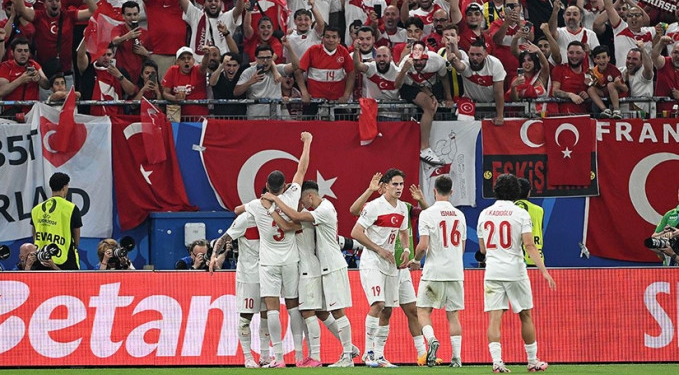 A Milliler liderliği garantilemek için sahada!