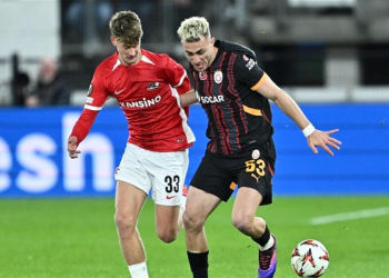 Galatasaray Hollanda’dan puanla dönüyor