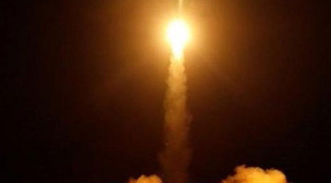 Husiler, ABD’nin uçak gemisine saldırdı