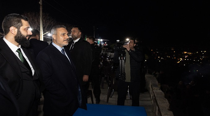 Bakan Fidan’ın Suriye ziyareti: Yeni lider Şera ile Şam manzarası izledi