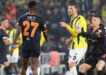 Dzeko’ya kafa atan Ba, özür diledi!