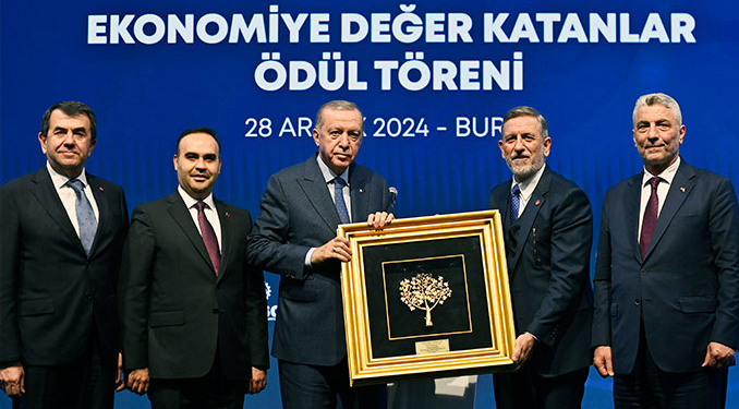 Erdoğan: 3 kredi kuruluşunun 2 kez not yükselttiği tek ülkeyiz