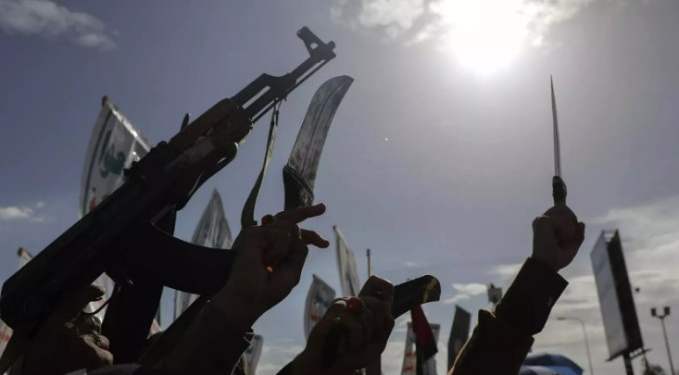 Husiler 5 ABD gemisine saldırı düzenledi