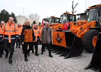 Karayolları ekipleri kar ve buzla mücadeleye hazır!