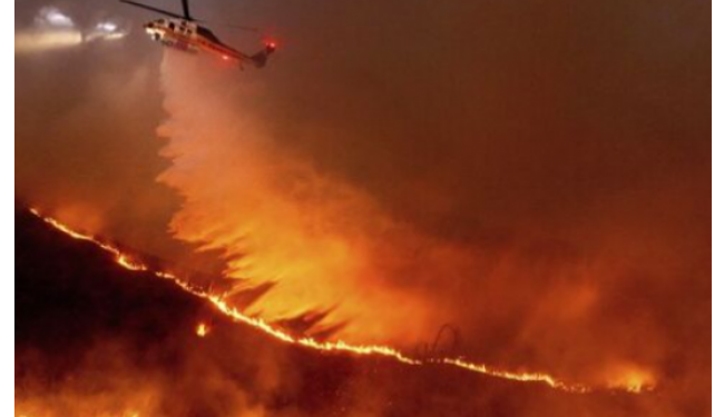 ABD’de yangının bilançosu artıyor: 11 kişi yaşamını yitirdi