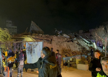 Konya’da 3 katlı bina çöktü