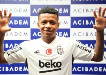 Beşiktaş’ta Arroyo imzayı attı