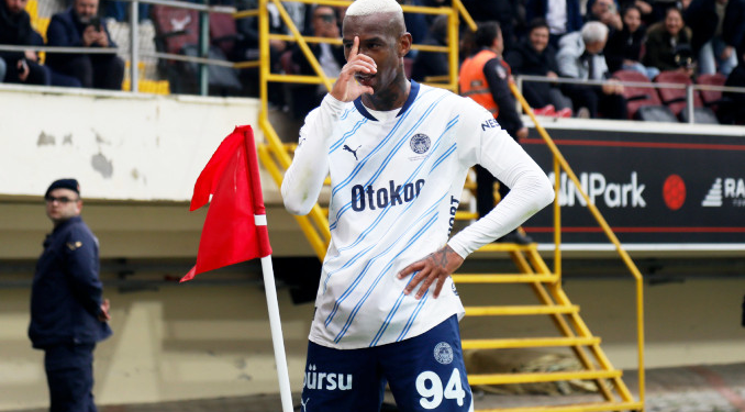 Fenerbahçe 3 puanı ilk yarıda aldı