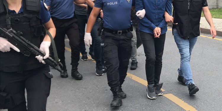 Antalya Büyükşehir Belediyesi’ndeki rüşvet soruşturmasında 15 şüpheli adliyede