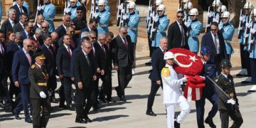 Devletin zirvesi Anıtkabir’de