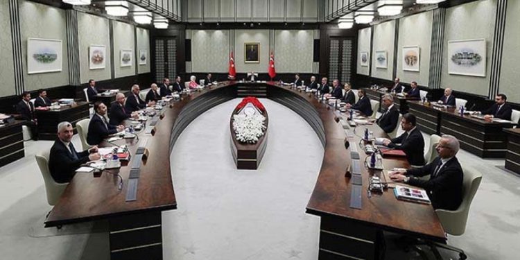 Kabine yoğun gündemle toplanıyor