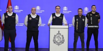 Kırmızı bültenle aranan 12 kişi Gürcistan’da yakalandı