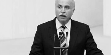 Otomobilin çarptığı eski milletvekili hayatını kaybetti