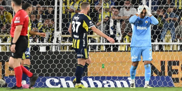 Fenerbahçe Alanyaspor ile 2-2 berabere kaldı
