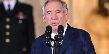 Fransa’da hükümet düştü