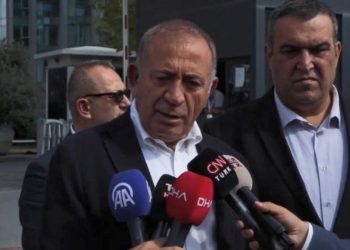 Gürsel Tekin’den sert sözler: Hakkımı hepsine haram ediyorum