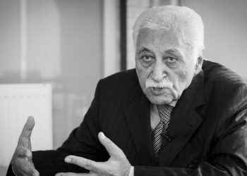 Şair ve yazar Yavuz Bülent Bakiler hayatını kaybetti