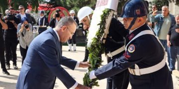 Sivas Kongresi 106 yaşında: Atatürk Anıtı’na çelenk sunuldu