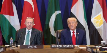 Trump, Müslüman liderlerle bir araya geldi