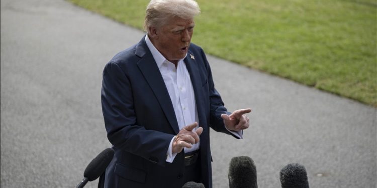 Trump, tarifeler için Yüksek Mahkeme’den hızlı karar istedi