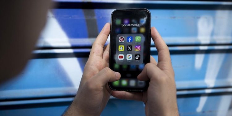 Ülke genelinde sosyal medya ve internete erişim sorunu yaşanıyor