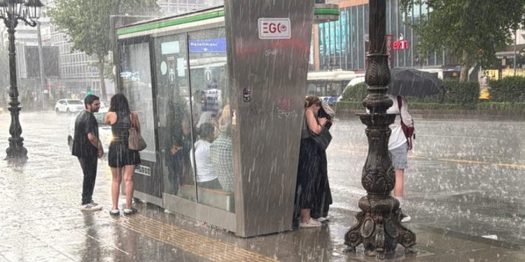 Valilik duyurdu: Başkent’e sağanak uyarısı