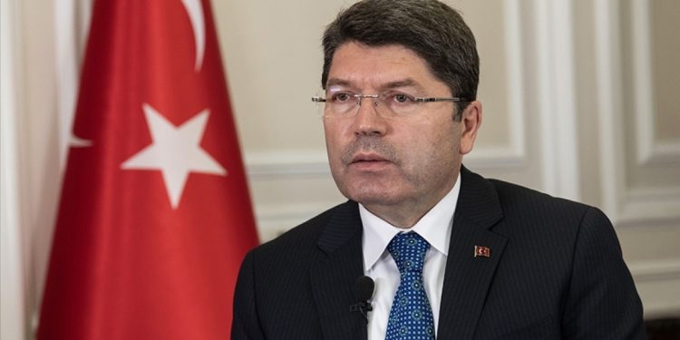 Bakan Tunç: Duruşmalar en fazla 2 ay ertelenecek