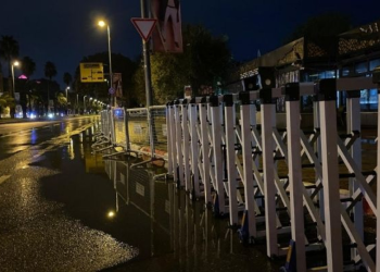 İstanbul’da yollar trafiğe kapatıldı