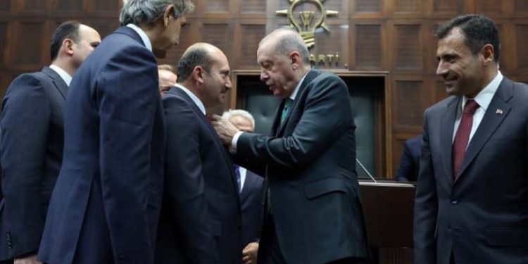 2 belediye başkanı AK Parti’ye katıldı