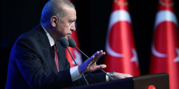 Cumhurbaşkanı’ndan Özel’e: Ağzından çıkanı kulağı duymuyor