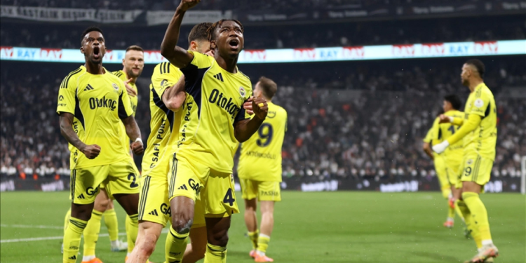 Fenerbahçe, Beşiktaş’ı 3-2 mağlup etti