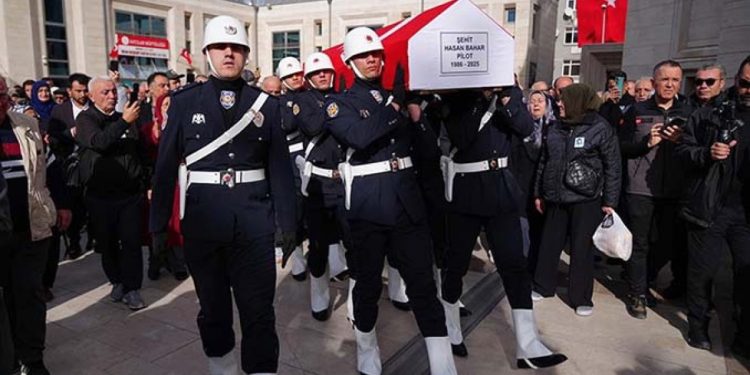 Hırvatistan’daki uçak kazasında şehit olan pilot Bahar’a son veda