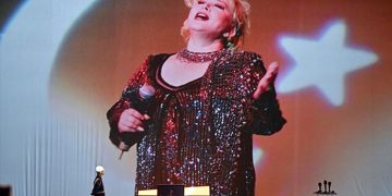 Muazzez Abacı’ya AKM’de veda