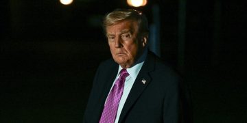 Trump, Venezuela hava sahasının kapatılacağını açıkladı