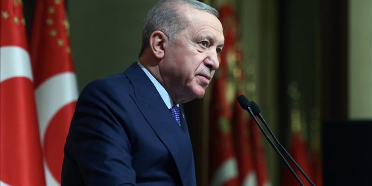 Erdoğan: Karadeniz’de sivil gemiler hedef alınmamalı