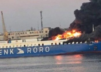 Rusya, Odessa’da demirli Türk yük gemisini vurdu