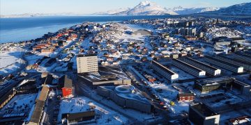 AKPM, Grönland hakkındaki önergeyi kabul etti