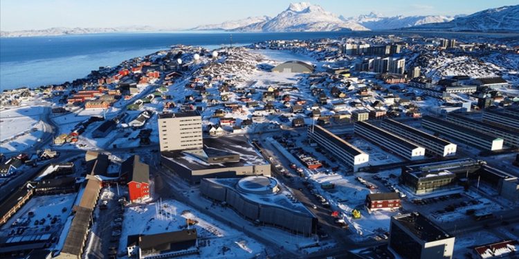 AKPM, Grönland hakkındaki önergeyi kabul etti